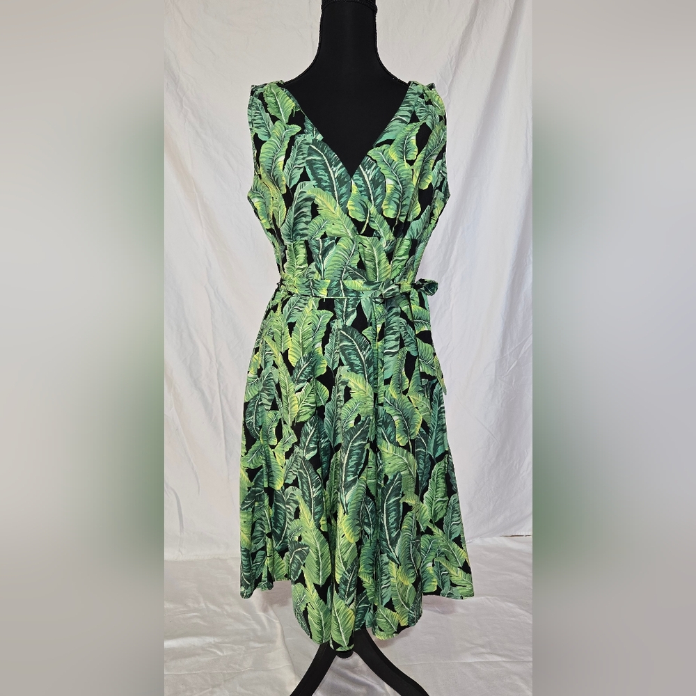 Heart of Haute Marie Dress Banana Leaf  Green Midi Dress